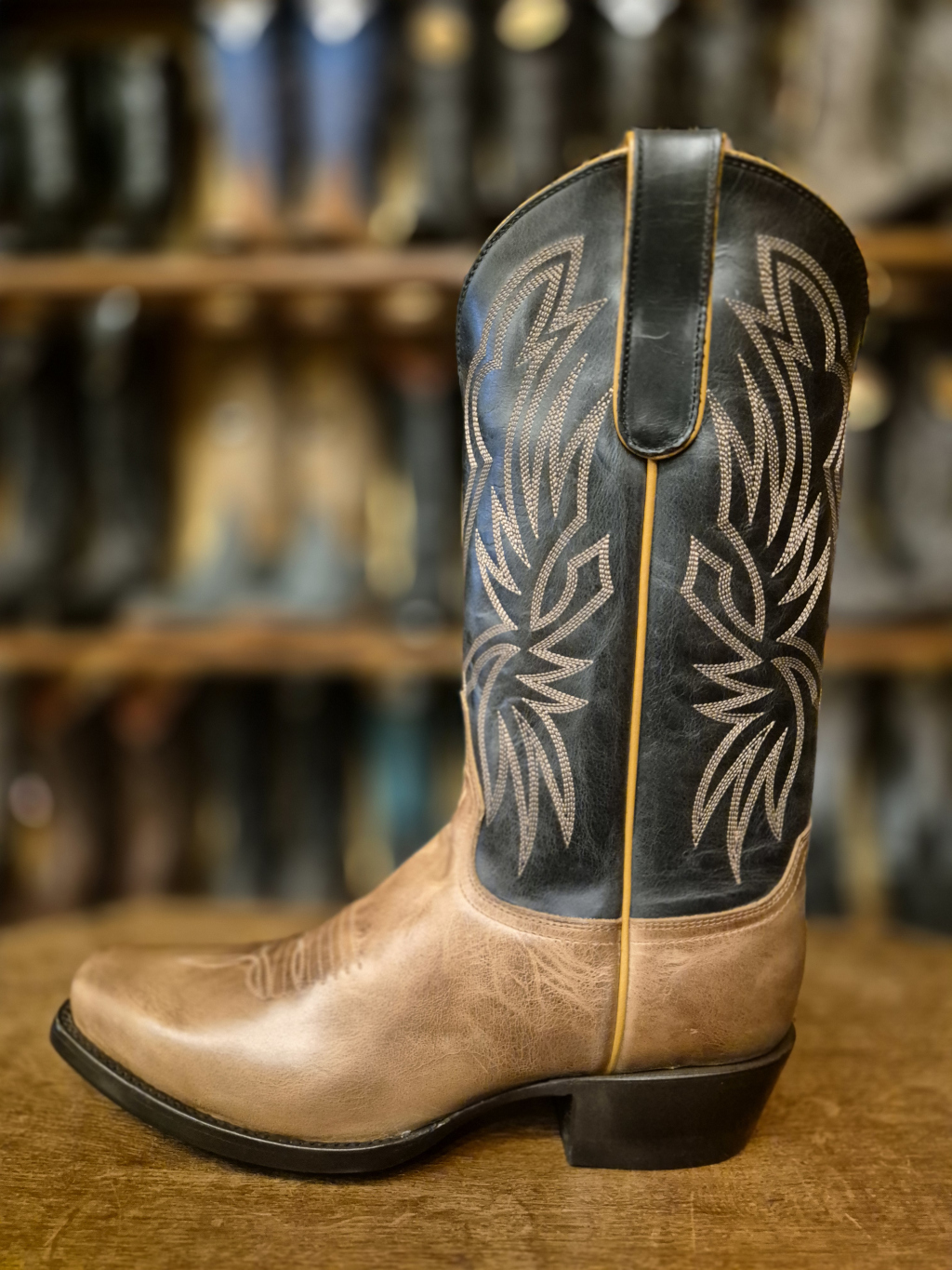 Old Gringo Tan Cowhide