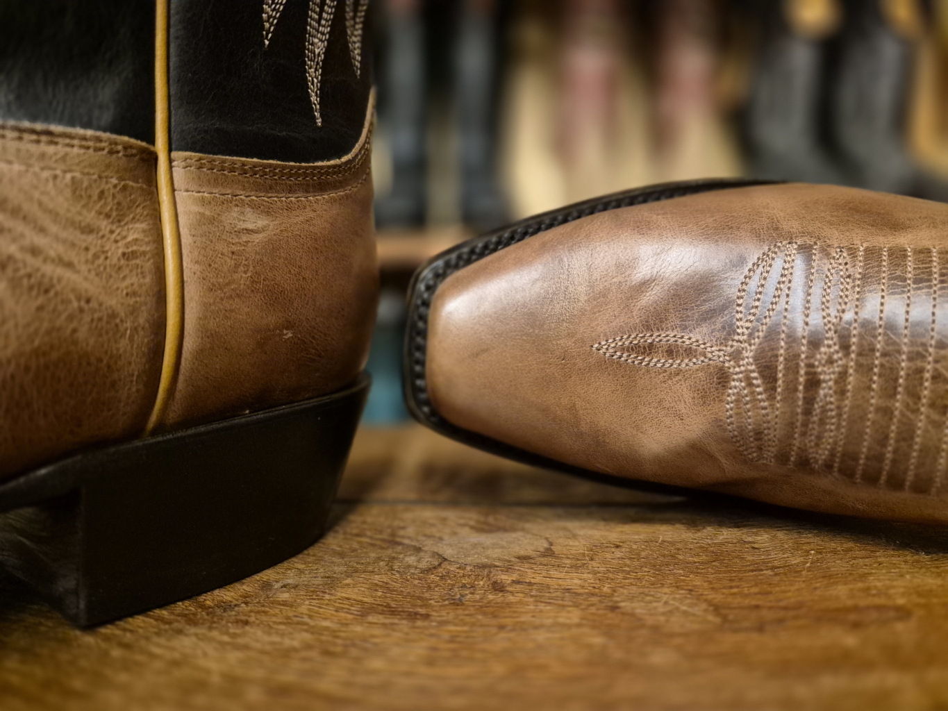 Old Gringo Tan Cowhide – Image 2